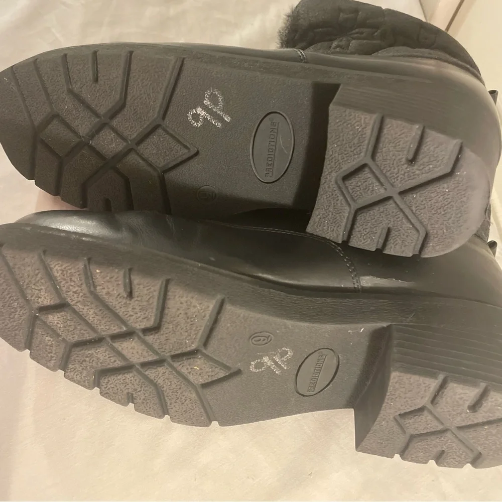 Predictions Thinsulate Insulated Black Women’s Boots Size 9 Marks see Photos